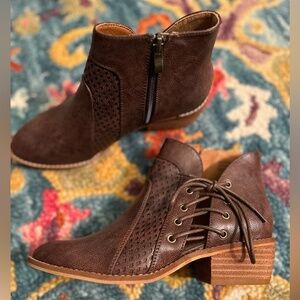NWOT Brown Ankle Booties 6 ½